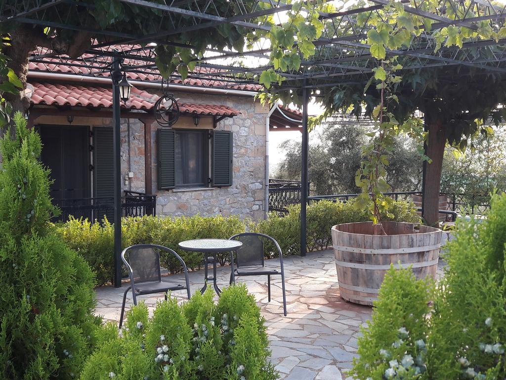 Ouranias Studios Kardamyli Exterior photo